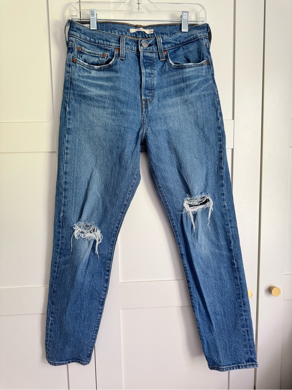 Levi’s Wedgie Straight High Waisted Distressed Blue Jeans Size 28 Women’s